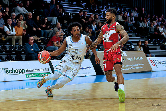 241221 Oly-Foxes 14c
